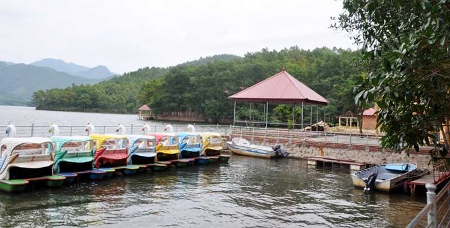 Đạp vịt hồ Khe Chè