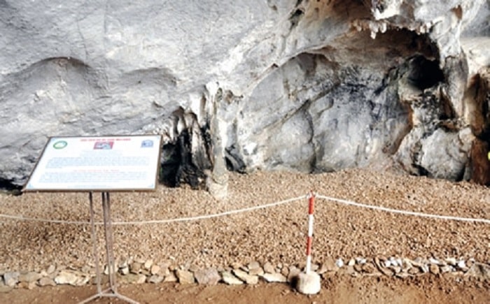 Dấu tích người tiền sử trong động Mê Cung