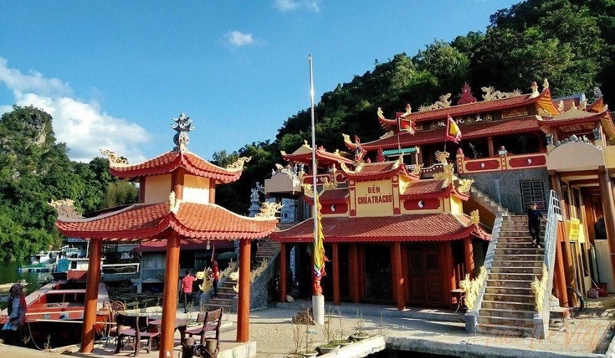 Đền Bà Chúa Thác Bờ