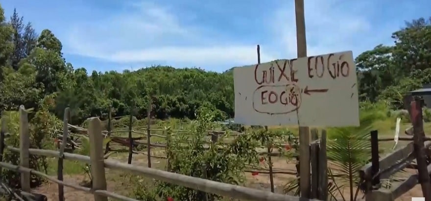 Điểm gửi xe tại chân núi Eo Gio