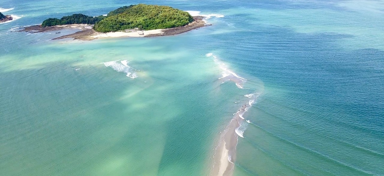 Đường cát đảo Thanh Lân chỉ xuất hiện vài lần trong tháng