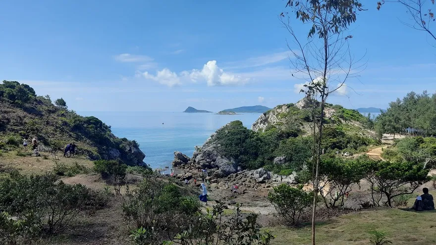 Đường lên đỉnh Eo GIó Quan Lạn