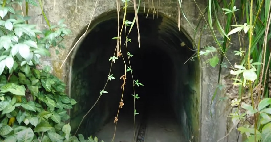 Hầm chữ U lối sang khu chỉ huy