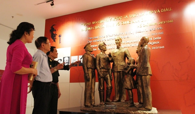 Khu trưng bày Bác Hồ