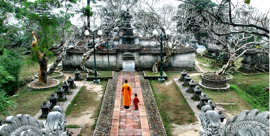 Khu vườn tháp tổ