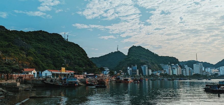 Khung cảnh yên bình thơ mộng của làng chài Cái Bèo