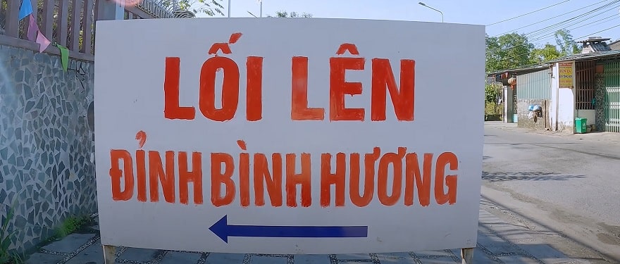 Lối lên đỉnh Bình Hương
