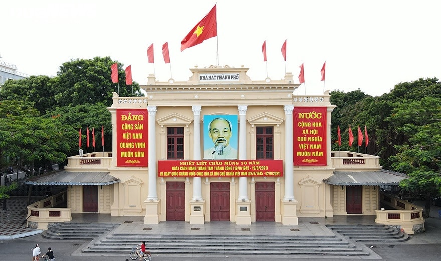 Mặt tiền Nhà hát lớn