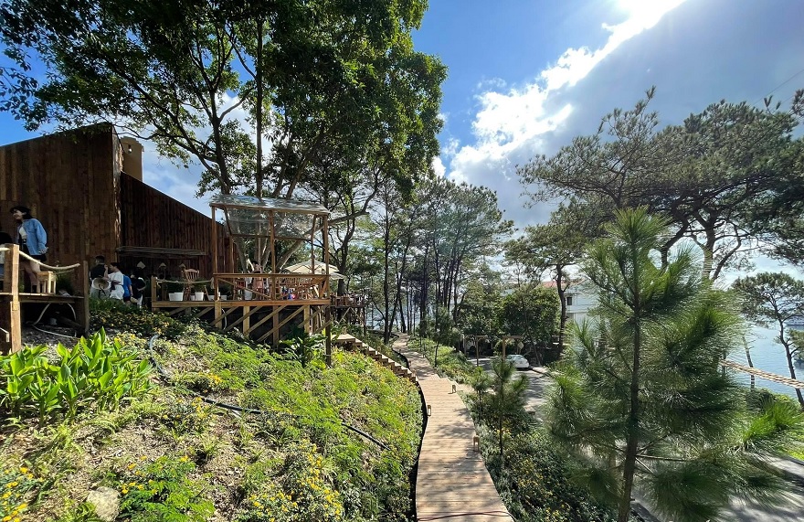 Ngôi nhà gỗ nhỏ xinh tại Thông Zeo