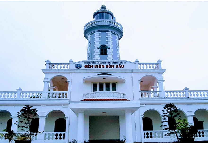 Ngọn hải đăng Hòn Dấu