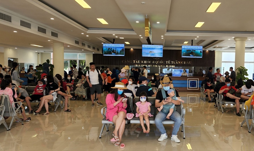 Nhà ga hành khách tại cảng tàu quốc tế Tuần Châu