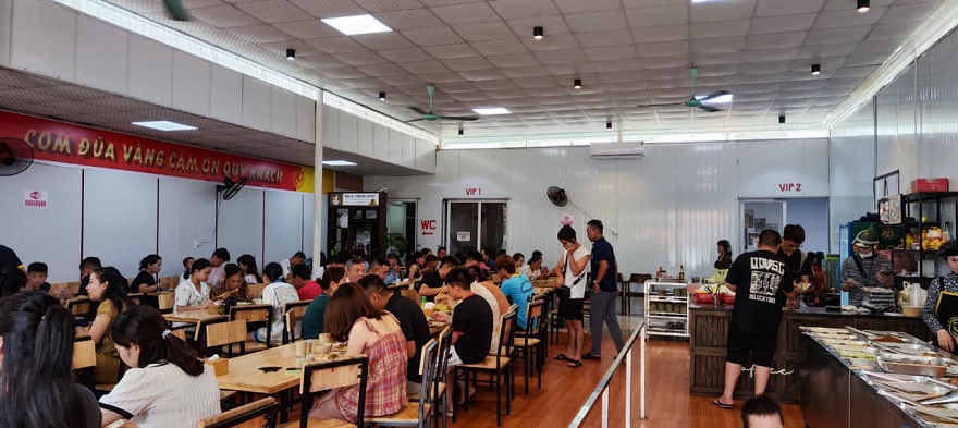 Quán cơm Đũa Vàng