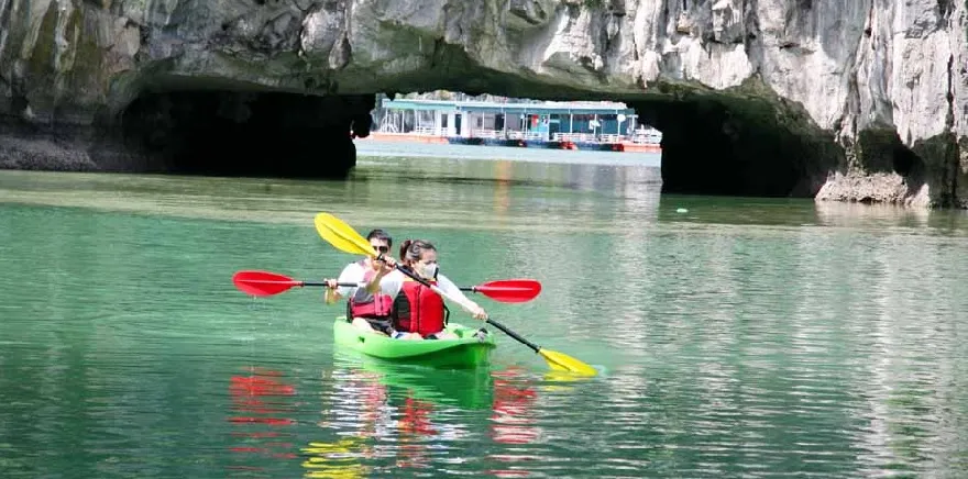 chèo kayak tại ba hang