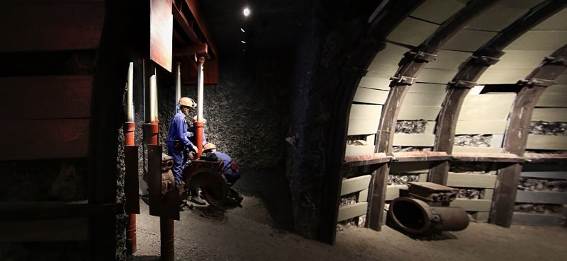 manocanh mô phỏng nhân viên hầm lò