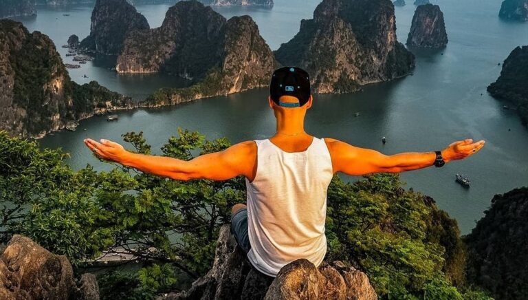 Review Núi Bài Thơ Hạ Long