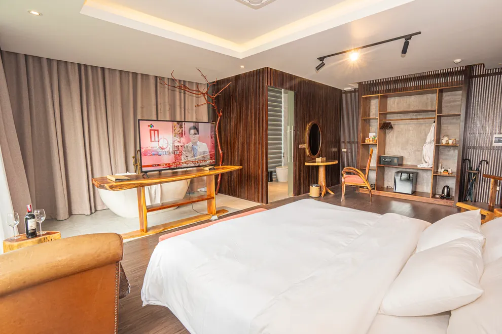 Deluxe (Khối Phòng Khách Sạn)