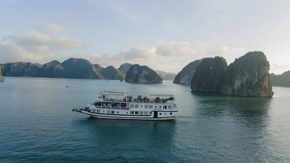 Du thuyền Ruby Cruise