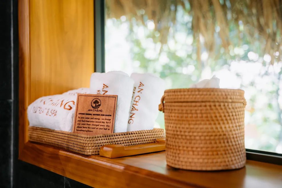 Peach Blossom Lakeview Suite