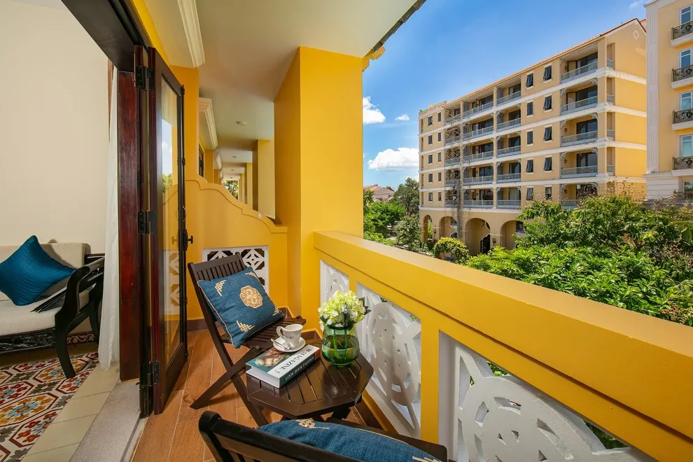 Deluxe Old Town View