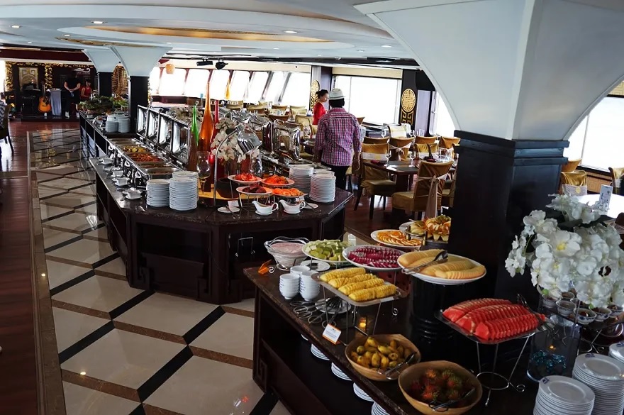 Ẩm thực da dạng của du thuyền Halong Princess Day Cruise