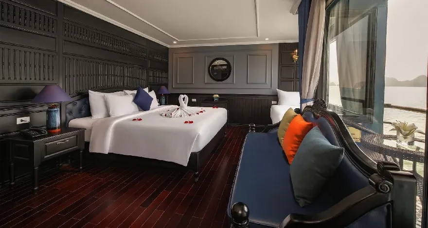 Du thuyền Rosy 2 Các cabin trên du thuyền Rosy đều có ban công giúp du khách có thể ngắm trọn Vịnh Hạ Long trên hành trình