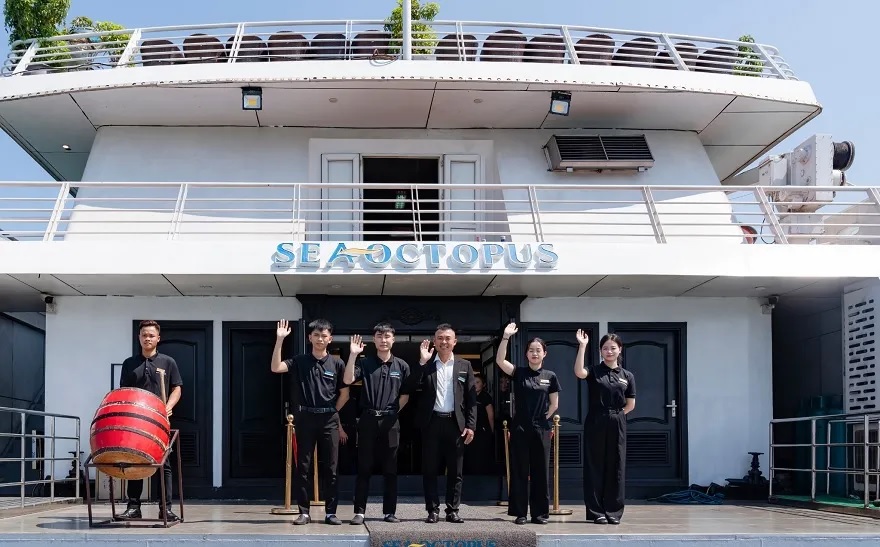 Đội ngũ nhâ viên nhiệt tình luồn sẵn sàng phục vụ du khách