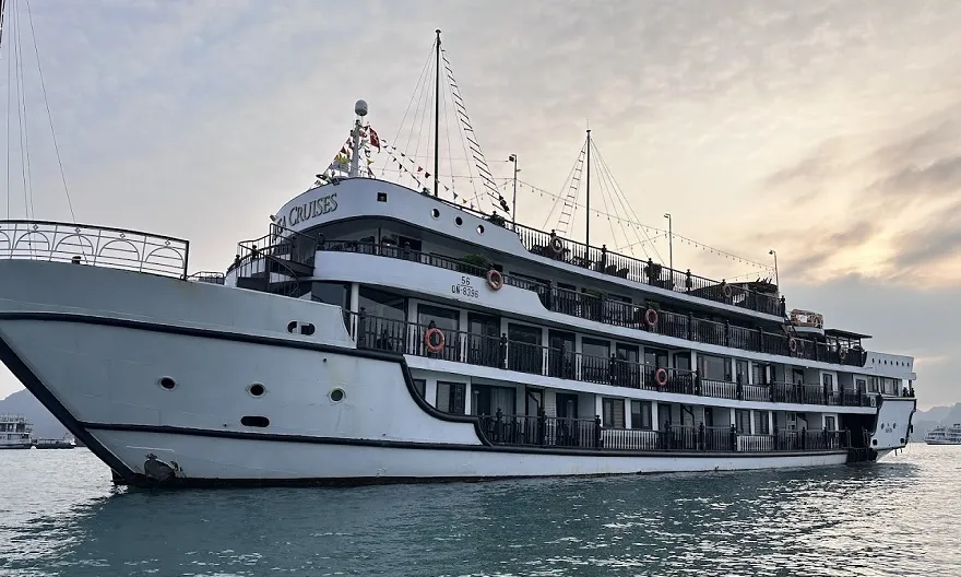 Du thuyền Alisa Premier