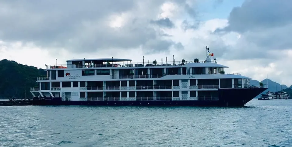 Du thuyền Mon Chéri