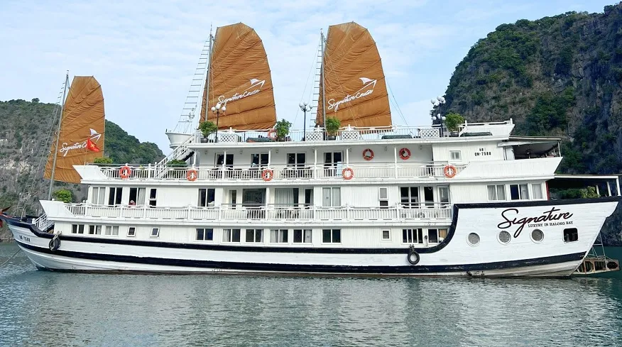 Du thuyền Signature Hạ Long