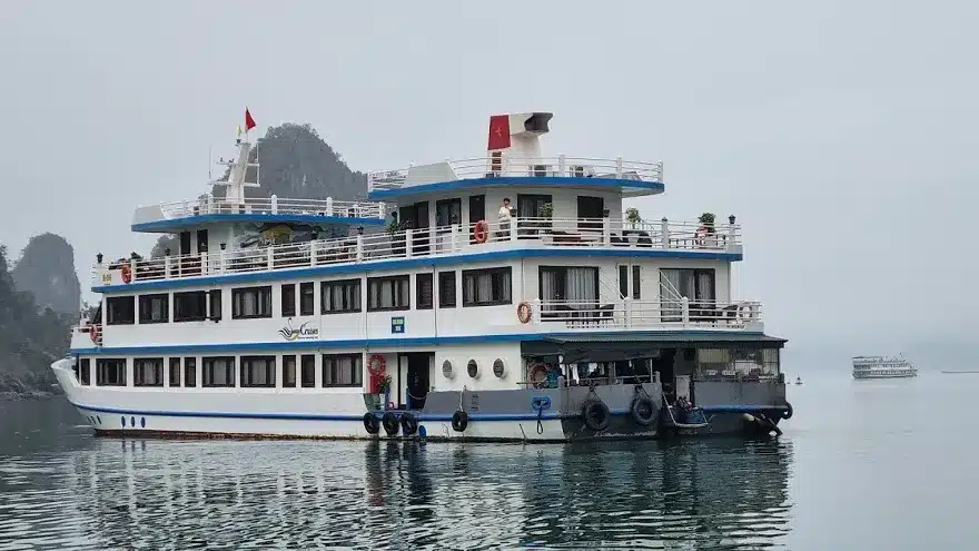 Du thuyền Swan Hạ Long