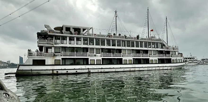 Du thuyền Victory Star