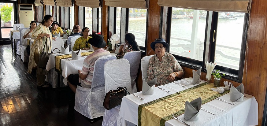 Du thuyền Syrena 3 Khu vực nhà hàng trên Du thuyền Syrena