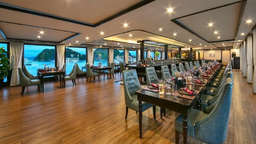 Du thuyền Hermes 2 Nhà hàng trên Du thuyền Hermes