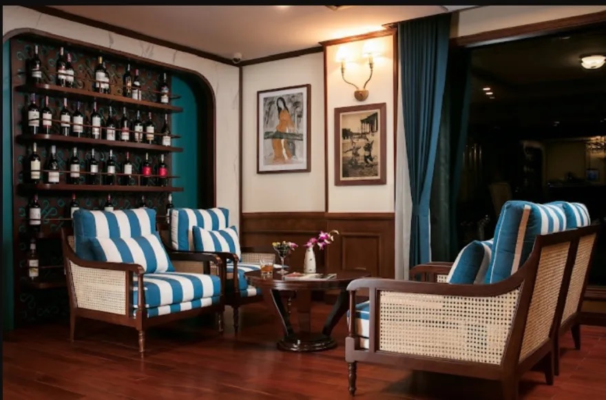 Hầm rượu Bạch Đăng trên du thuyền Heritage