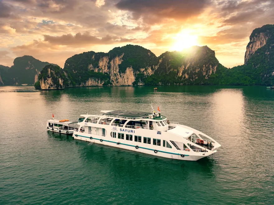 Du thuyền Emeraude Sayuri