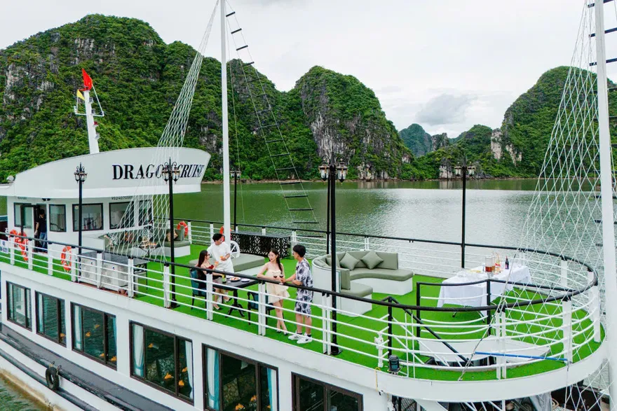 Tàu sắt 48 chỗ thế hệ Mới