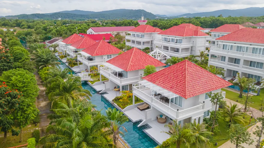 Premium Pool View Room