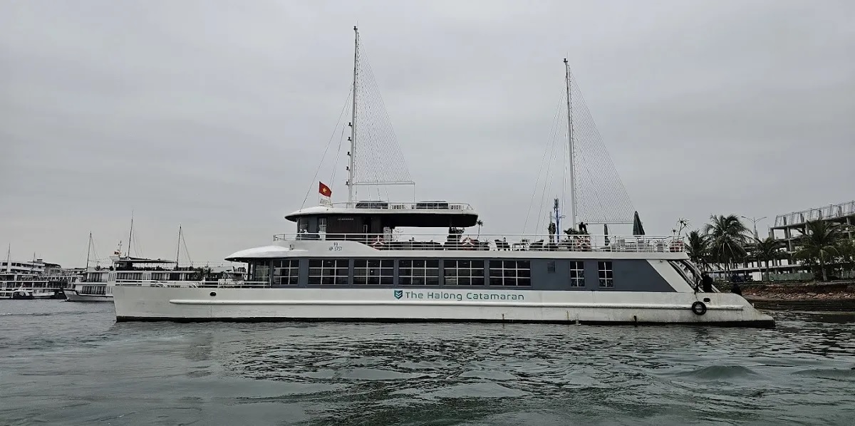 Du thuyền Catamaran