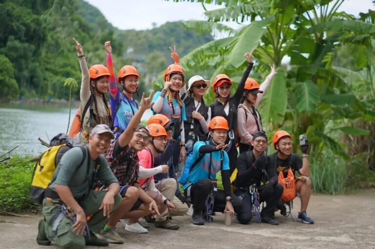Tour thám hiểm Hồ Hang Vẹm 1 ngày
