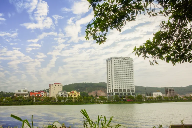 Khách sạn Central Luxury Hạ Long