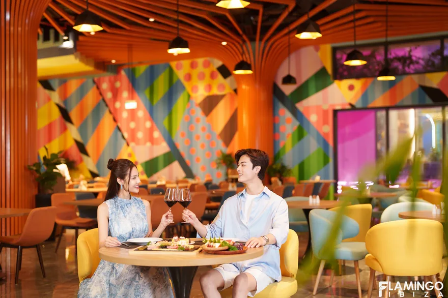 Không gian ẩm thực sang trọng và ấm cúng tại nhà hàng Ibiza Party Resort