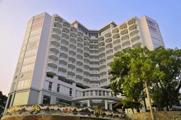 Khách sạn Novotel Hạ Long