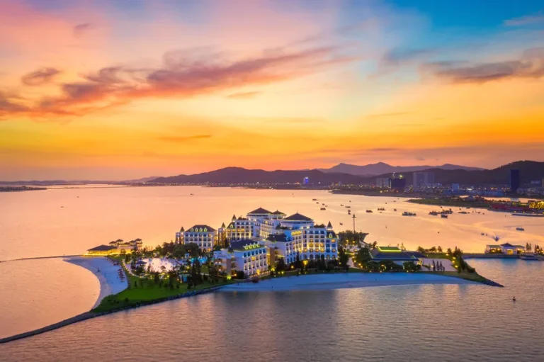 Vinpearl Resort & Spa Hạ Long (Khu Nghỉ Dưỡng Đảo Rều 5 Sao)