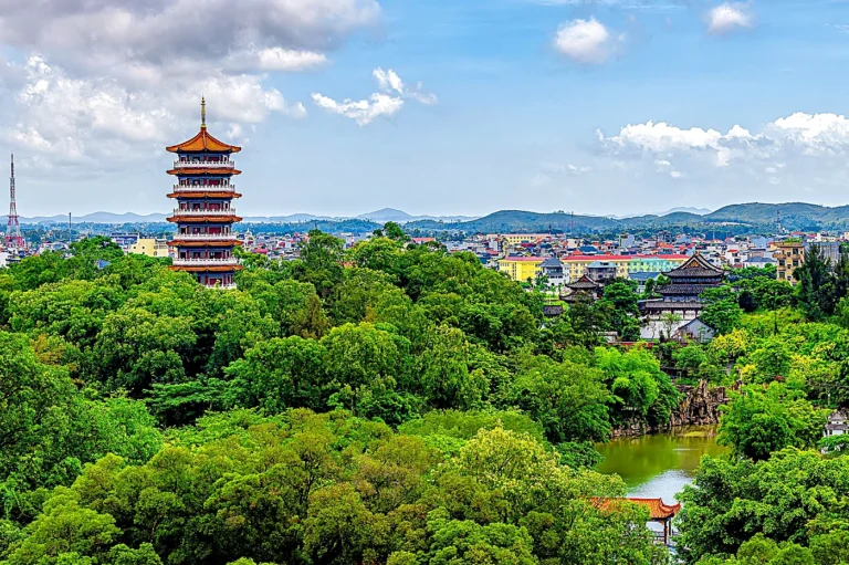 Công Viên Hữu Nghị Việt Trung Đông Hưng: Dấu Ấn Lịch Sử Biên Cương Và Cẩm Nang Khám Phá Toàn Diện