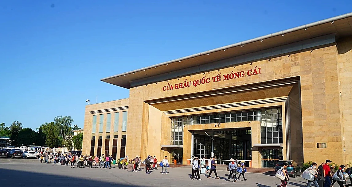 Toàn cảnh cầu Bắc Luân 2 Móng Cái nối liền Việt Nam và Trung Quốc
