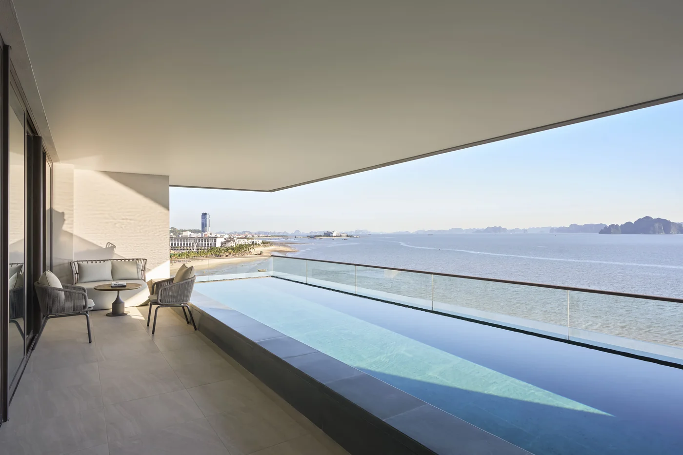 Khu Nghỉ Dưỡng InterContinental Halong Bay Resort - R E S I D E N C E R O O M S 3 B E D R O O M R E S I D E N C E P R I V A T E P O O L P O O L J P G Khu nghỉ dưỡng InterContinental Halong Bay Resort 5 sao Hạ Long R E S I D E N C E R O O M S 3 B E D R O O M R E S I D E N C E W I T H P R I V A T E P O O L 6 3 B E D R O O M R E S I D E N C E P R I V A T E P O O L P O O L J P G