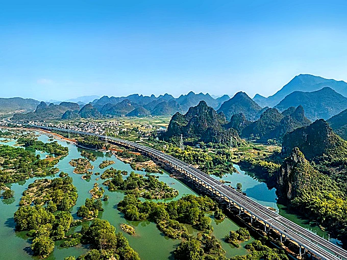 Khám Phá Thập Lý Họa Lang Dương Sóc: Bức Tranh Thủy Mặc Mười Dặm Đẹp Tựa Tiên Cảnh